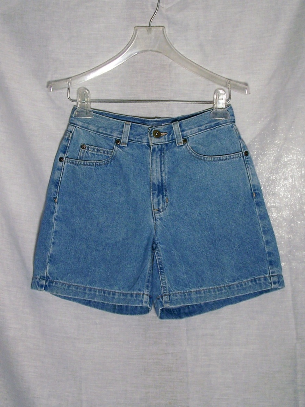 VTG Liz Claiborne high-waisted denim shorts